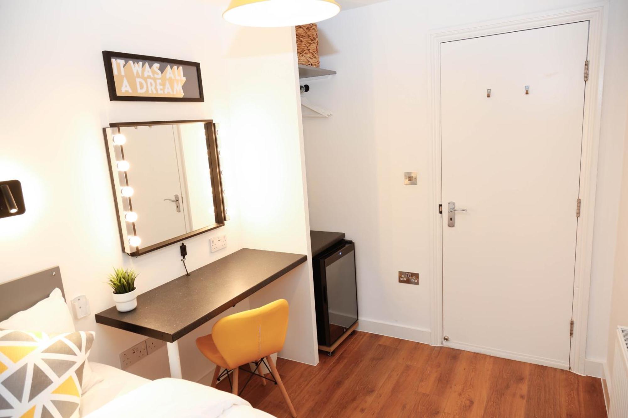 New Luxury Rooms In The Heart Of London Next To Shops, Cafes, Bars & Metro With Shared Bathrooms Exterior foto